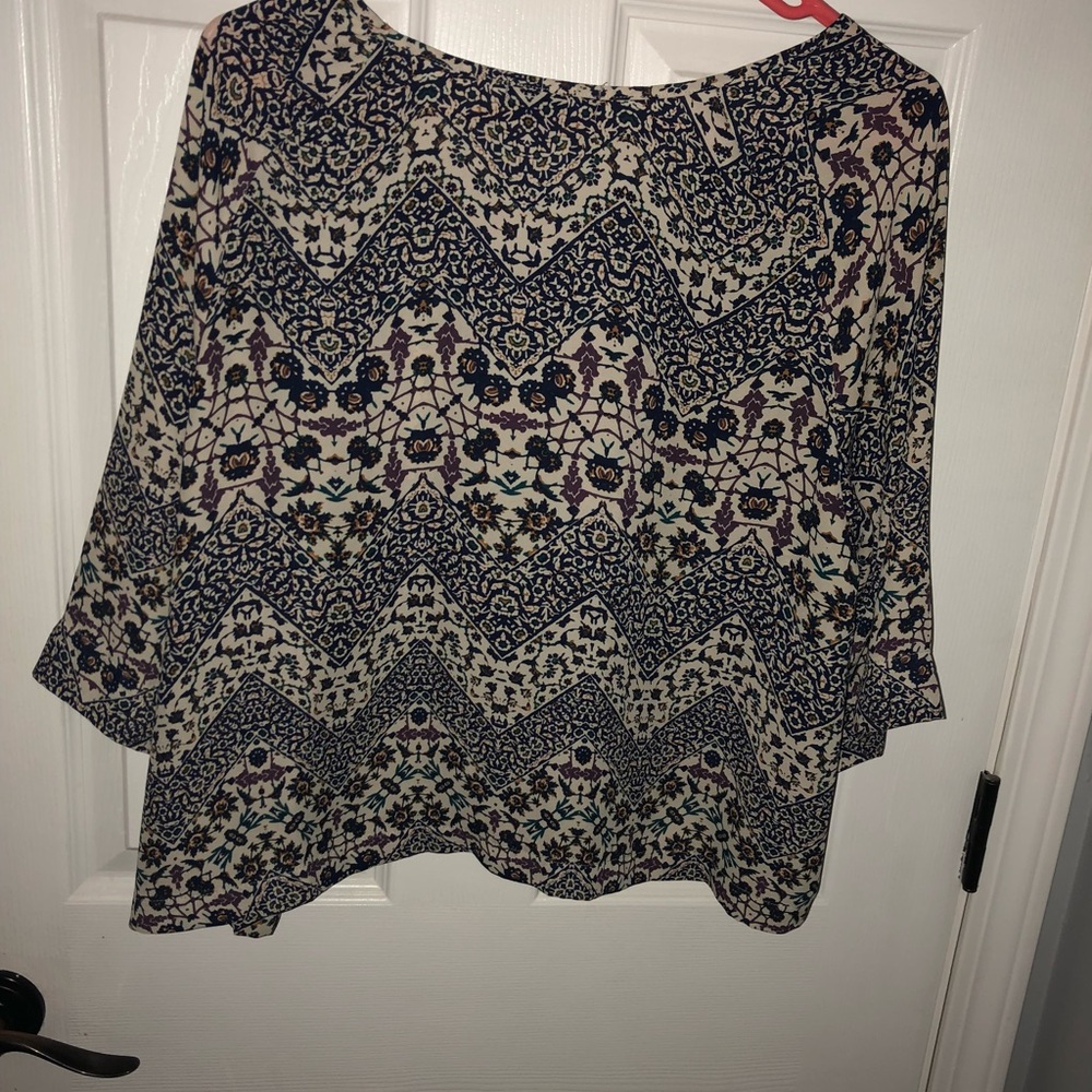 patterned top - Picture 2 of 2